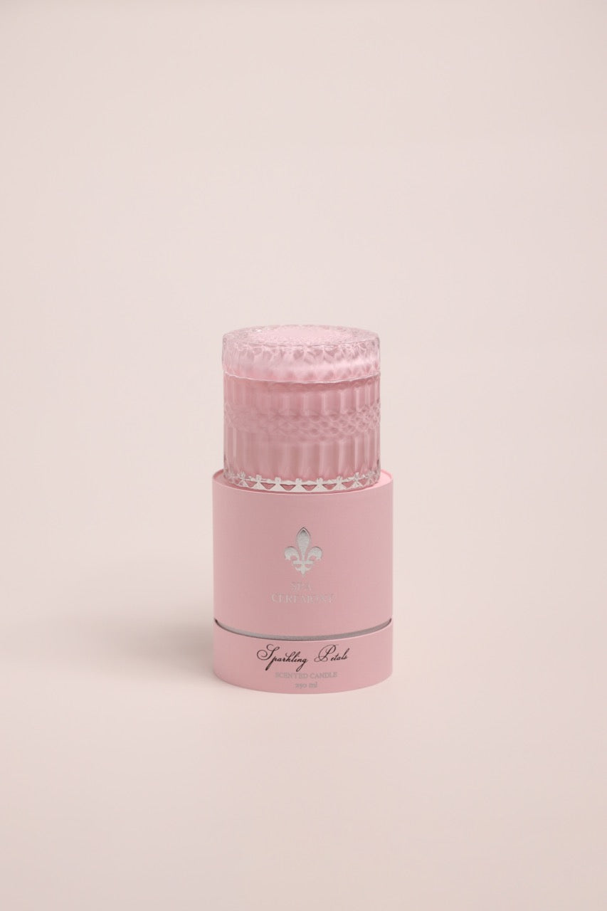 Парфумована свічка Spackling petals, 250ml